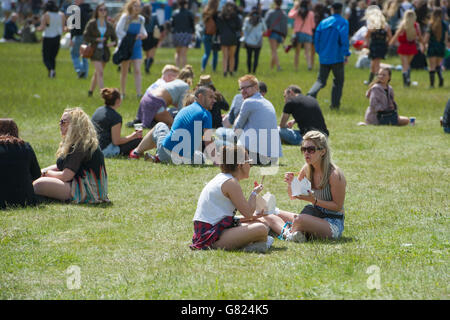 Festivalbesucher am 1. Tag des Parklife Festivals am 06 2015. Juni im Heaton Park Manchester, Großbritannien Stockfoto