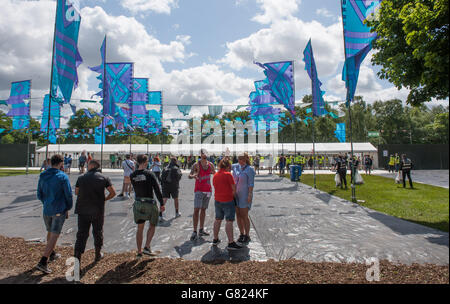 Festivalbesucher am 1. Tag des Parklife Festivals am 06 2015. Juni im Heaton Park Manchester, Großbritannien Stockfoto