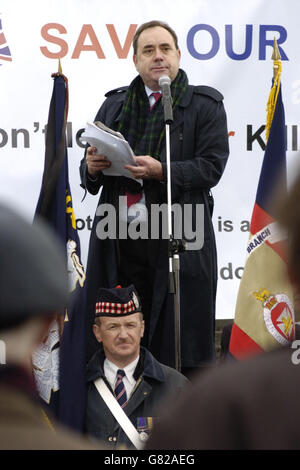 Schottische Armee Regimente Verschmelzung Demonstration - Trafalgar Square Stockfoto