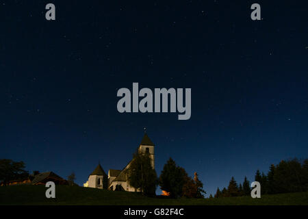 Gipfel-Kirche auf dem Magdalensberg im Vollmondlicht, Magdalensberg, Österreich, Kärnten, Carinthia, Stockfoto