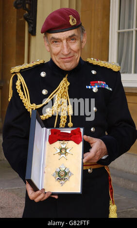 General Sir Michael Jackson, nachdem er mit dem Großritterkreuz des Most Honorable Order of the Bath ausgezeichnet wurde. Stockfoto