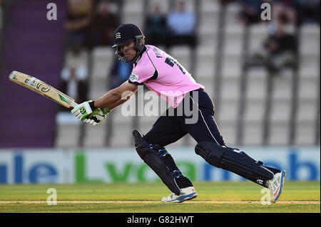 Cricket - NatWest T20 Blast - Hampshire V Middlesex - The Ageas Bowl. James Franklin von Middlesex Stockfoto