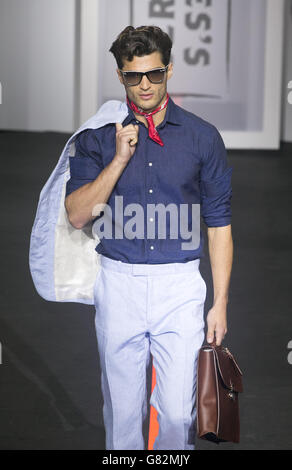 S Show während der London Collections des British Fashion Council: Men in der Jermyn Street in London. Stockfoto