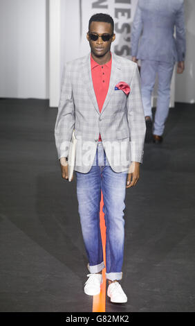 S Show während der London Collections des British Fashion Council: Men in der Jermyn Street in London. Stockfoto