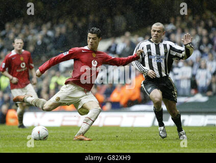 Fußball - FA-Cup - Halbfinale - Newcastle United gegen Manchester United - Millennium Stadium Stockfoto