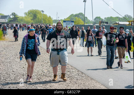 Download Festival 2015 - Day One - Donington Park. Festivalbesucher am 1. Tag des Download Festivals am 12 2015. Juni im Donnington Park, Großbritannien Stockfoto