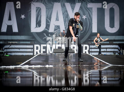 Jeremy McKinnon von A Day to Remember spielt live am Tag 2 des Download Festivals am 13. Juni 2015 in Donnington Park, Großbritannien Stockfoto