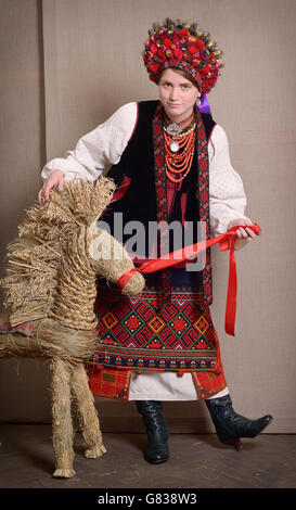 Ukrainische Frau in der Tracht Stockfoto