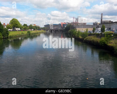 Ein allgemeiner Blick auf das Taffs Mead Embankment, Cardiff, da die Polizei die Mutter eines Babys, dessen Körper aus dem Fluss Taff geborgen wurde, auffordert, sich zu melden. Stockfoto