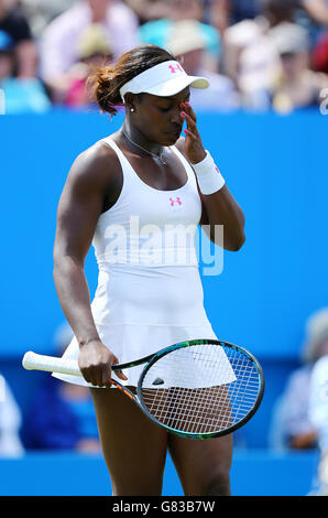 Sloane Stephens in Aktion während ihrer Niederlage gegen die polnische Agnieszka Radwanska am siebten Tag der AEGON International im Devonshire Park, Eastbourne. Stockfoto