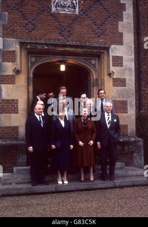 Michail Gorbatschow, die Nummer 2 des Kremls, der für einen siebentägigen Besuch in Großbritannien ankam. Er und seine Frau Raisa trafen die Premierministerin Margaret Thatcher und ihr Husand Denis in Chequers. Stockfoto