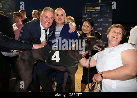 Greyhound Racing - William Hill Derby - Finale - Wimbledon-Stadion Stockfoto