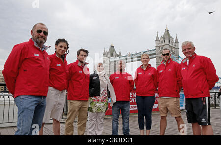 Crew-Mitglieder (L bis R) Brian Harlock, Vanessa Jubenot, Gavin Reid, Noreen Rahman, Dhruv Boruah, Caroline Bowen, Matthew Ogg und Stephen O'Connor während der 60 Tage bis zum Clipper Race Start Ankündigung im Guoman Tower Hotel, London. Stockfoto