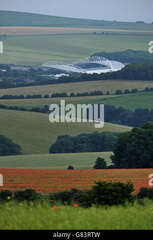 Die Amex-Stadion im Sommer Abend Dunst die tiefen in East Sussex Stockfoto