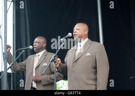 Sensationelle Royal-Lichter-Gospel-Gruppe auf dem Folk Festival 2015, Bangor, Maine Stockfoto