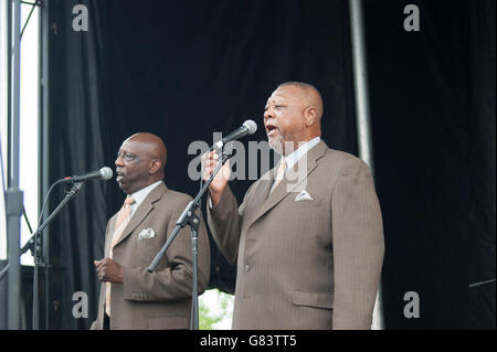 Sensationelle Royal-Lichter-Gospel-Gruppe auf dem Folk Festival 2015, Bangor, Maine Stockfoto