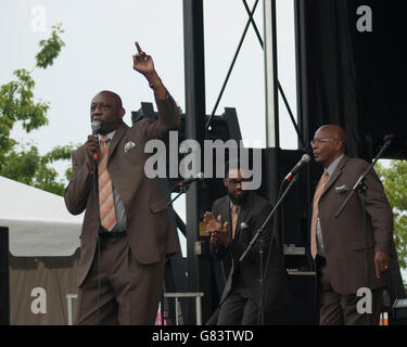 Sensationelle Royal-Lichter-Gospel-Gruppe auf dem Folk Festival 2015, Bangor, Maine Stockfoto