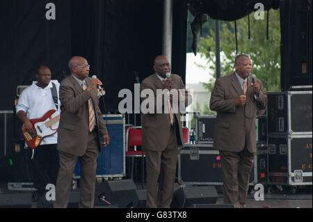 Sensationelle Royal-Lichter-Gospel-Gruppe auf dem Folk Festival 2015, Bangor, Maine Stockfoto