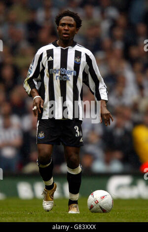 Fußball - FA Cup - Halbfinale - Newcastle United gegen Manchester United - Millennium Stadium. Celestine Babayaro, Newcastle United Stockfoto