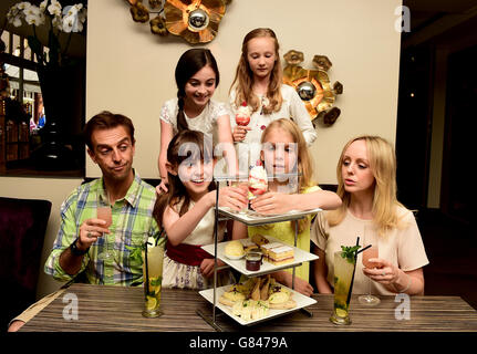 Matilda The Musical Afternoon Tea Start - London Stockfoto