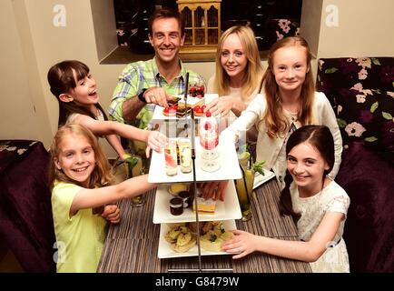 Matilda The Musical Afternoon Tea Start - London Stockfoto