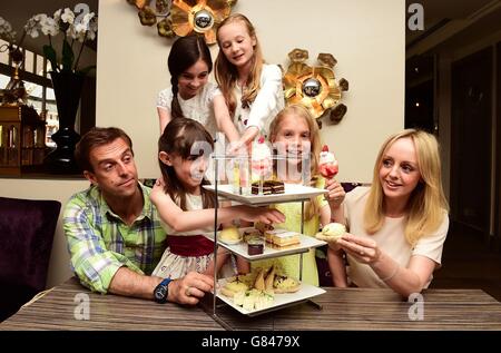 Matilda The Musical Afternoon Tea Start - London Stockfoto