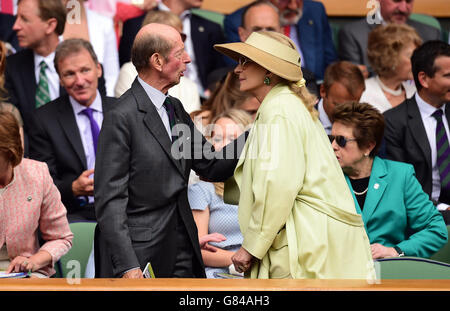 Der Herzog von Kent und Prinzessin Michael von Kent in der königlichen Box während des 9. Tages der Wimbledon Championships im All England Lawn Tennis and Croquet Club, Wimbledon. Stockfoto