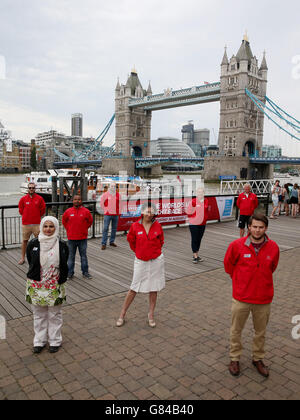 Crew-Mitglieder Stephen O'Connor, Gavin Reid, Caroline Bowen, Brian Harlock, Matthew Ogg, Noreen Rahman, Dhruv Boruah und Vanessa Jubenot während der 60 Tage zum Start des Clipper Race im Guoman Tower Hotel, London. DRÜCKEN SIE VERBANDSFOTO. Bilddatum: Mittwoch, 1. Juli 2015. Bildnachweis sollte lauten: Scott Heavey/PA Wire Stockfoto