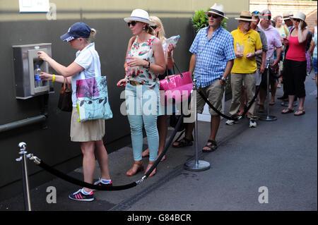 Tennis - Wimbledon Championships 2015 - Tag 3 - der All England Lawn-Tennis and Croquet Club Stockfoto