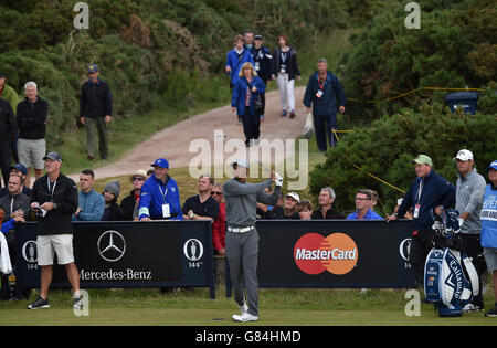 USA's Tiger Woods Abschlag der 7. Abschlag während eines Trainingstages vor der Open Championship 2015 in St Andrews, Fife. Stockfoto