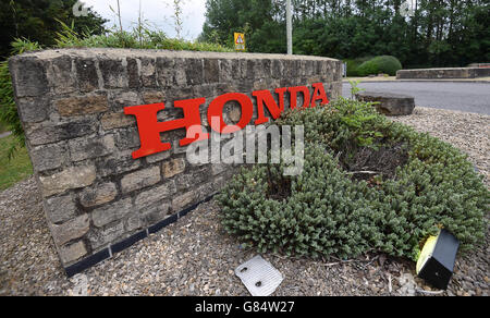 Ab Werk bei Honda. Gesamtansicht eines Honda-Schildes außerhalb von Honda vom Werk der UK Manufacturing Ltd in Swindon Stockfoto