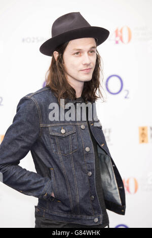 James Bay nimmt an den Norhoff Robbins O2 Silver Clef Awards 2015 im Grosvenor House, Park Lane, London Teil. DRÜCKEN Sie VERBANDSFOTO. Bilddatum: Freitag, 03. Juli 2015. Bildnachweis sollte lauten: David Jensen/PA Wire Stockfoto