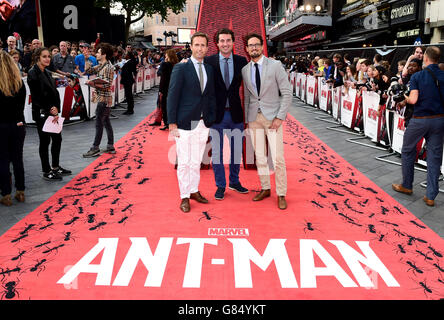 (Von links nach rechts) Humphrey Berney, Ollie Baines und Stephen Bowman von Blake kommen zur Ant-man-Premiere am Odeon Leicester Square in London. DRÜCKEN Sie VERBANDSFOTO. Bilddatum: Mittwoch, 8. Juli 2015. Bildnachweis sollte lauten: Ian West/PA Wire Stockfoto