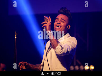 Aston Merrygold tritt bei den Arqiva Commercial Radio Awards im Roundhouse in London auf. DRÜCKEN Sie VERBANDSFOTO. Bilddatum: Mittwoch, 8. Juli 2015. Bildnachweis sollte lauten: Daniel Leal-Olivas/PA Wire Stockfoto