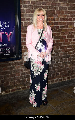 Dusty Press Night - London. Jo Wood bei der Pressenacht für das Musical Dusty im Charing Cross Theatre, London, Stockfoto