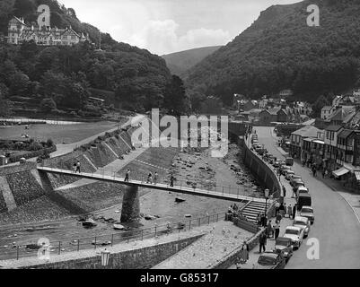 Lynmouth in Devon, sechs Jahre nach den Überschwemmungen, die die kleine Stadt verwüstet haben. Stockfoto