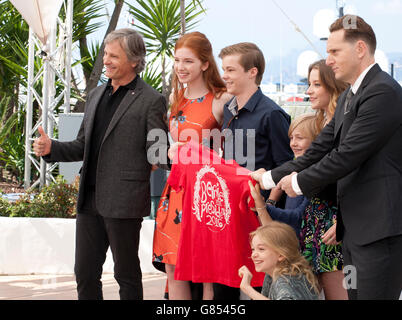 Kapitän Fantastic Film Foto: Schauspieler Viggo Mortensen, Schauspielerin Annalise Basso, Schauspieler Nicholas Hamilton, Schauspieler Charlie Shotwell Stockfoto