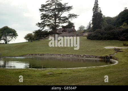 Außenansicht des Swimmingpools im Chartwell Manor in Westerham, Kent, dem ehemaligen Wohnsitz des verstorbenen Winston Churchill. Stockfoto