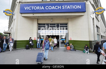 National Express Coaches. Der Haupteingang zur Victoria Coach Station im Zentrum von London. Stockfoto