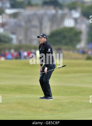 Englands Danny Willett reagiert nach seinem Drehgestell am 15. Am zweiten Tag der Open Championship 2015 in St Andrews, Fife. Stockfoto