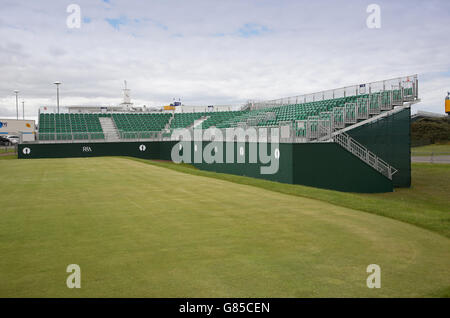 Temporäre Tribünen im Ort für die Open Golf Championship in Royal Birkdale Golf Course, Southport, Lankashire, UK Stockfoto