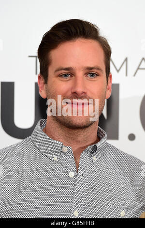 Armie Hammer nimmt an der Fotoserie „man from U.N.C.L.E“ Teil, die an Roundtables in Claridges, London, stattfand. DRÜCKEN SIE VERBANDSFOTO. Bilddatum: Donnerstag, 23. Juli 2015. Das Foto sollte lauten: Ian West/PA Wire Stockfoto