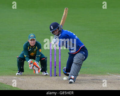 Cricket - Women's Third One Day International - England - Australien - New Road. Englands Georgia Elwiss schlagen während des One Day International in New Road, Worcester. Stockfoto