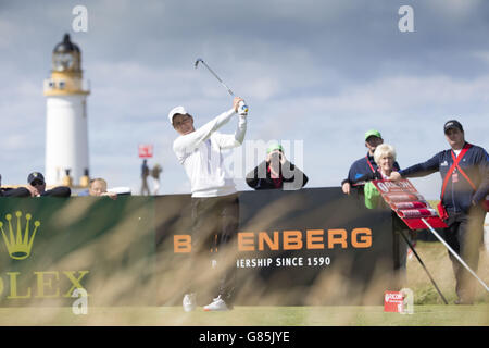 Die schottische Catriona Matthew schlägt am 15. Tag des Ricoh Women's British Open im Trump Turnberry Resort, South Ayrshire, beim 15. Green ab. DRÜCKEN SIE VERBANDSFOTO. Bilddatum: Donnerstag, 30. Juli 2015. Siehe PA Geschichte GOLF Frauen. Der Bildnachweis sollte lauten: Kenny Smith/PA Wire. EINSCHRÄNKUNGEN: Nur für redaktionelle Zwecke. Keine kommerzielle Nutzung. Keine falsche kommerzielle Vereinigung. Keine Videoemulation. Keine Bildbearbeitung. Stockfoto