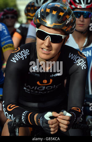 Radfahren - 2015 Prudential RideLondon - Tag 1. Dani King vor dem Start des ersten Tages des Prudential RideLondon, London. Stockfoto