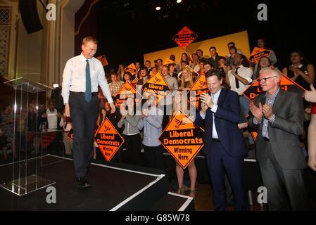 Tim Farron spricht in der Islington Assembly Hall, London, da er zum neuen Vorsitzenden der Liberaldemokraten gewählt wurde, hat die Partei angekündigt. Stockfoto