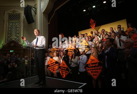 Tim Farron spricht in der Islington Assembly Hall, London, da er zum neuen Vorsitzenden der Liberaldemokraten gewählt wurde, hat die Partei angekündigt. Stockfoto