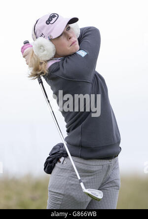 Am zweiten Tag der Ricoh Women's British Open im Trump Turnberry Resort, South Ayrshire, schlägt die US-Amerikanerin Paula Creamer am 6. Loch ab. DRÜCKEN SIE VERBANDSFOTO. Bilddatum: Freitag, 31. Juli 2015. Siehe PA Geschichte GOLF Frauen. Der Bildnachweis sollte lauten: Kenny Smith/PA Wire. EINSCHRÄNKUNGEN: Keine kommerzielle Nutzung. Keine falsche kommerzielle Vereinigung. Keine Videoemulation. Keine Bildbearbeitung. Stockfoto