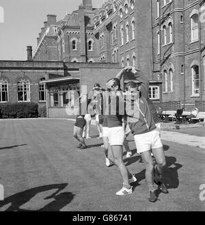 Mitglieder der ungarischen WM-Mannschaft trainieren in Southport, Lancashire vor dem WM-Finale. Stockfoto