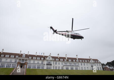 Der Trump-Hubschrauber hebt am zweiten Tag der Ricoh Women's British Open im Trump Turnberry Resort, South Ayrshire, vom Resorthotel ab. Stockfoto